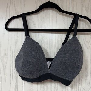 Auden Gray Black Women's Wirefree Bra 40D adjustable back closure and straps